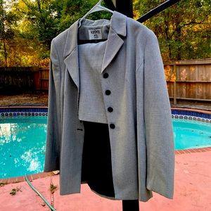 Women’s Dress Suit…